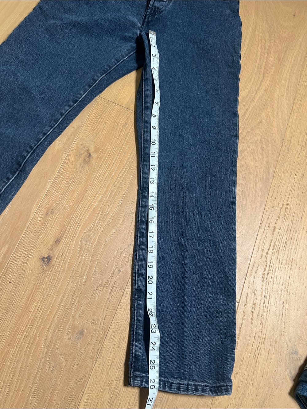 Women’s Levi’s 501 Dark Cropped Jeans - Picture 6 of 10